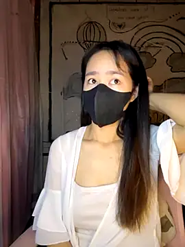 Snapshot of TiNa_04 chatting on October 30, 2025, 10:43 pm TiNa 04 online show from October 30, 2025, 10:43 pm