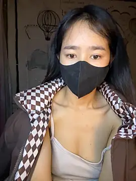 Snapshot of TiNa_04 chatting on November 2, 2025, 11:18 pm TiNa 04 online show from November 2, 2025, 11:18 pm