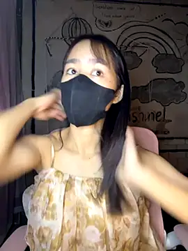 Snapshot of TiNa_04 chatting on November 5, 2025, 8:36 am TiNa 04 online show from November 5, 2025, 8:36 am