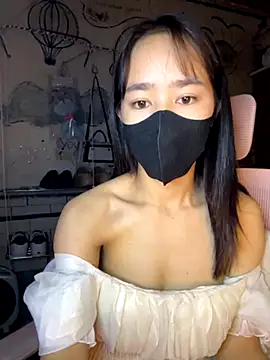 Snapshot of TiNa_04 chatting on November 13, 2025, 11:03 pm TiNa 04 online show from November 13, 2025, 11:03 pm