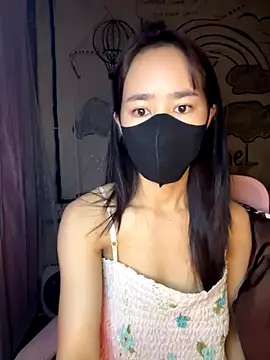 Snapshot of TiNa_04 chatting on November 17, 2025, 11:21 pm TiNa 04 online show from November 17, 2025, 11:21 pm