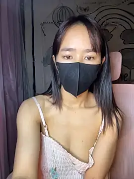 Snapshot of TiNa_04 chatting on December 5, 2025, 12:08 am TiNa 04 online show from December 5, 2025, 12:08 am