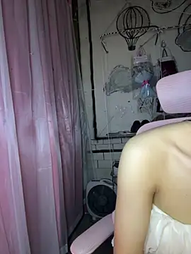 Snapshot of TiNa_04 chatting on December 16, 2025, 12:26 am TiNa 04 online show from December 16, 2025, 12:26 am