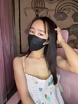 Snapshot of TiNa_04 chatting on December 18, 2025, 11:55 pm TiNa 04 online show from December 18, 2025, 11:55 pm