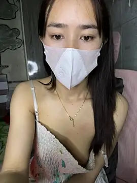 Snapshot of TiNa_04 chatting on February 16, 2026, 12:18 am TiNa 04 online show from February 16, 2026, 12:18 am