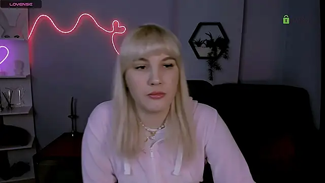 Snapshot of marta_smith chatting on February 3, 2026, 7:02 am marta smith online show from February 3, 2026, 7:02 am