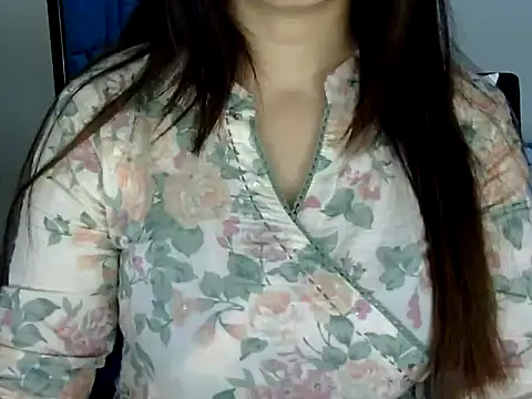 Rumi cute online show from February 13, 2026, 3:19 pm