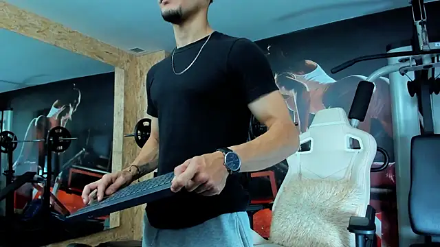 Snapshot of AlessandroKiing chatting on April 5, 2026, 8:06 pm AlessandroKiing online show from April 5, 2026, 8:06 pm