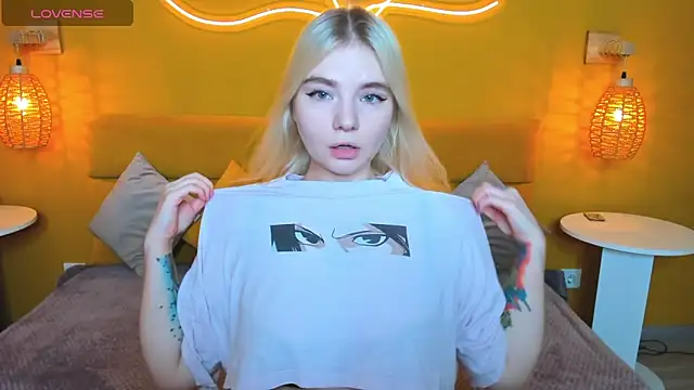 RuthBryant online show from November 21, 2025, 12:32 am