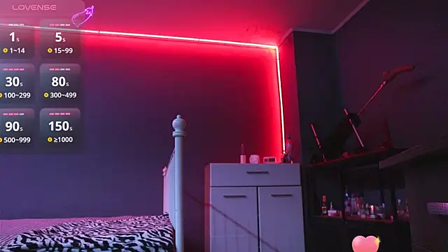 Snapshot of Xtraontop chatting on October 3, 2025, 5:54 pm Xtraontop online show from October 3, 2025, 5:54 pm