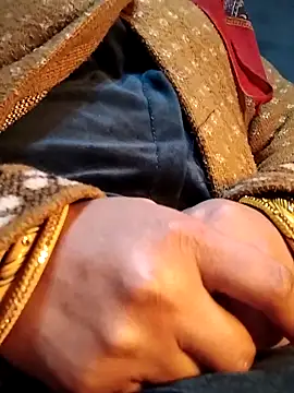 rani8008 online show from January 6, 2026, 5:49 pm