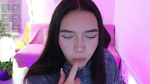 Ameliiaa tay online show from November 25, 2025, 11:43 am