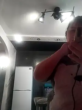 Snapshot of Funny_Karina chatting on February 6, 2026, 9:34 am Funny Karina online show from February 6, 2026, 9:34 am