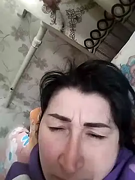 Snapshot of Funny_Karina chatting on April 11, 2026, 5:12 am Funny Karina online show from April 11, 2026, 5:12 am