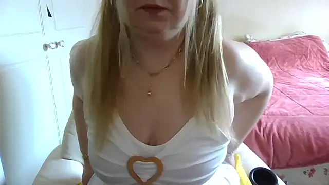 arianamodel4you online show from March 24, 2026, 10:53 am