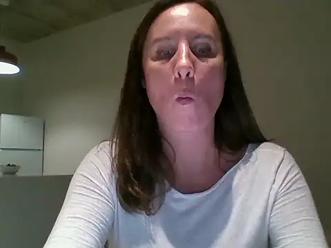 Snapshot of ALICAINWONDERLAND chatting on October 1, 2025, 4:46 pm ALICAINWONDERLAND online show from October 1, 2025, 4:46 pm