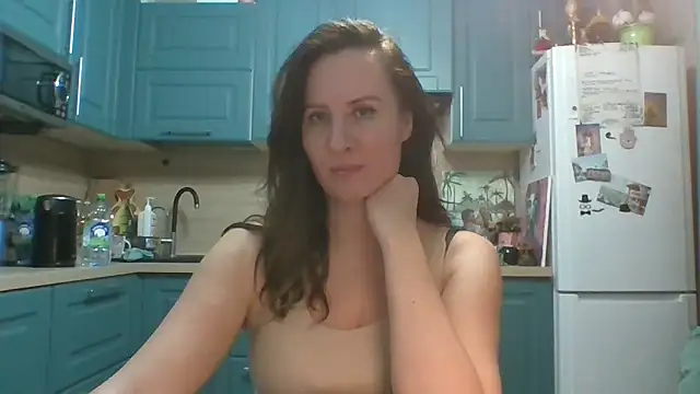 ALICAINWONDERLAND online show from April 1, 2026, 9:12 pm