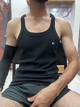 coupleyug online show from April 18, 2026, 4:55 pm