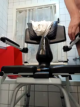 toywood online show from September 25, 2025, 4:49 am