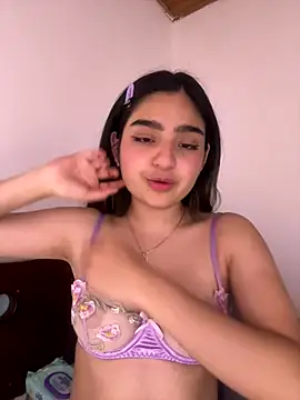 Snapshot of Clementyne30 chatting on September 19, 2025, 12:23 am Clementyne30 online show from September 19, 2025, 12:23 am