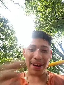 Snapshot of elfernh chatting on October 5, 2025, 5:55 pm elfernh online show from October 5, 2025, 5:55 pm