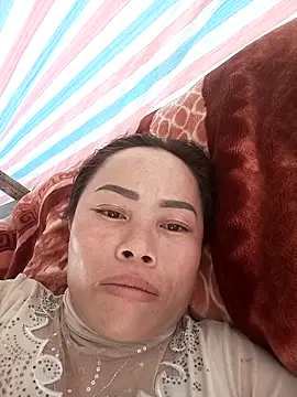 CoMay003 online show from April 5, 2026, 6:43 am