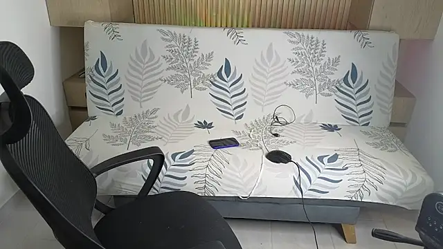 Snapshot of samiacooper25 chatting on December 3, 2025, 5:37 am samiacooper25 online show from December 3, 2025, 5:37 am