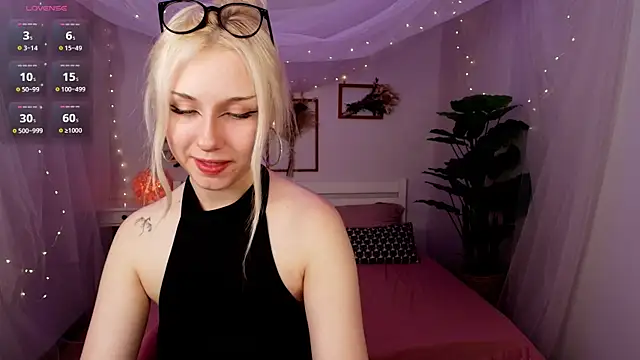 CatEyePro online show from March 26, 2026, 1:22 am