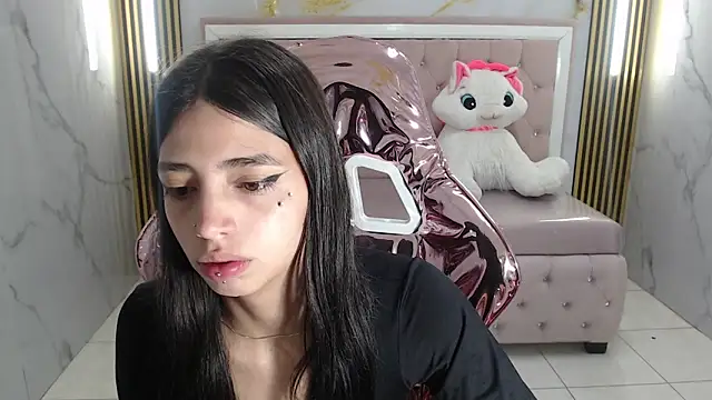 Snapshot of alehp_rose_s chatting on February 2, 2026, 1:10 pm alehp rose s online show from February 2, 2026, 1:10 pm