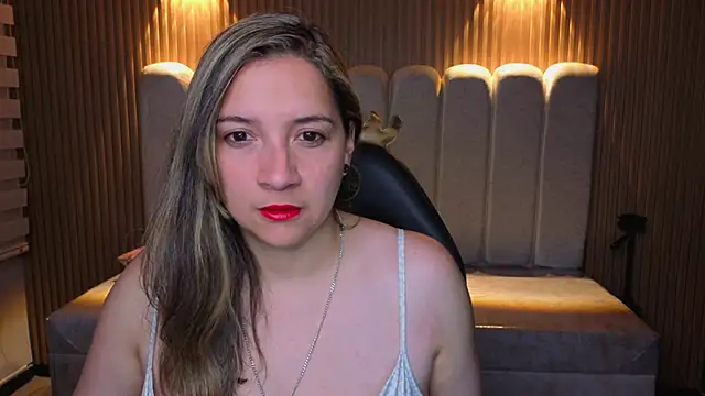 Snapshot of Agatha_bellucci_ chatting on December 18, 2025, 1:55 am Agatha bellucci online show from December 18, 2025, 1:55 am