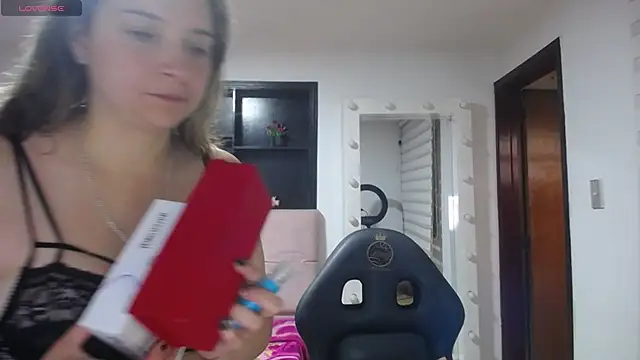 Snapshot of Agatha_bellucci_ chatting on January 9, 2026, 1:03 pm Agatha bellucci online show from January 9, 2026, 1:03 pm