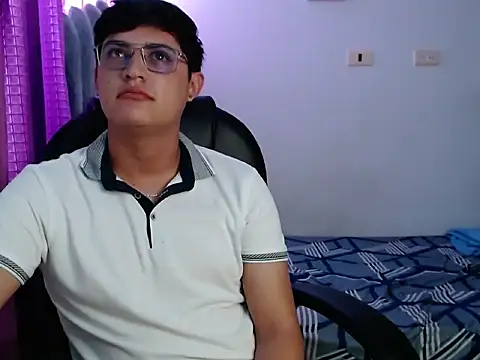 Snapshot of yesitwink_ chatting on October 23, 2025, 8:40 pm yesitwink online show from October 23, 2025, 8:40 pm