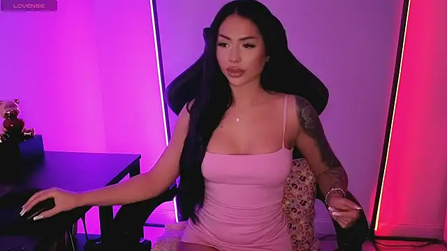 Snapshot of alisonrouge chatting on February 15, 2026, 8:27 pm alisonrouge online show from February 15, 2026, 8:27 pm