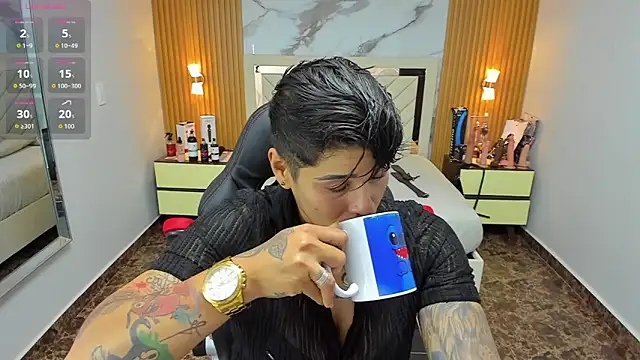 KAROLLJONES1 online show from October 18, 2025, 7:36 pm