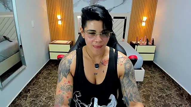 KAROLLJONES1 online show from March 27, 2026, 7:35 pm