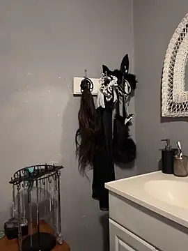 goddessmissmia online show from November 18, 2025, 9:41 pm