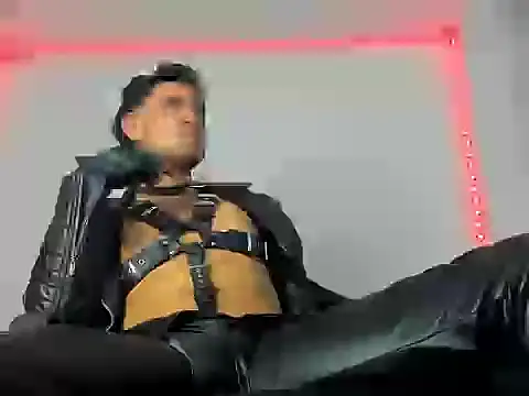 Snapshot of Alexxx_savage chatting on December 20, 2025, 2:40 am Alexxx savage online show from December 20, 2025, 2:40 am