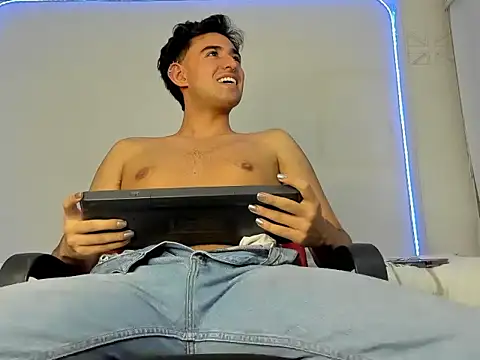 Snapshot of Alexxx_savage chatting on February 23, 2026, 2:31 am Alexxx savage online show from February 23, 2026, 2:31 am