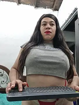 ALMAWHITE online show from October 13, 2025, 10:26 am