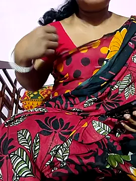 Cute-Swewty online show from November 3, 2025, 1:34 pm