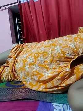 Cute-Swewty online show from May 14, 2026, 3:19 pm
