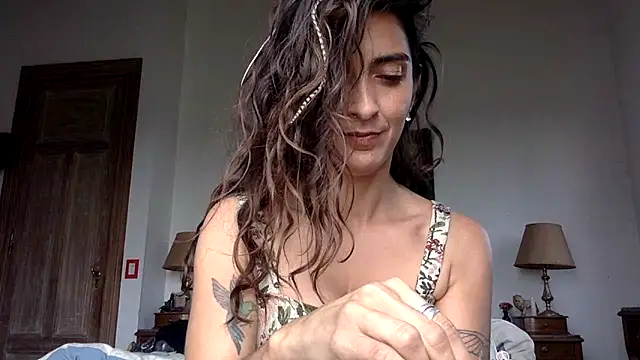 venuslibre online show from June 1, 2026, 1:46 pm