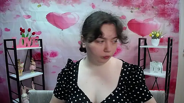 Snapshot of NeonilaLisova chatting on April 19, 2026, 5:07 am NeonilaLisova online show from April 19, 2026, 5:07 am