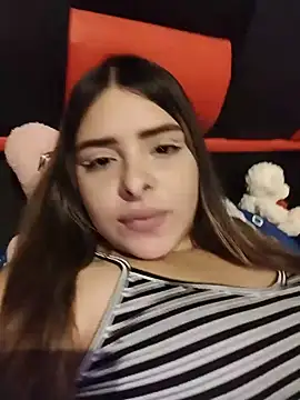 Snapshot of Nahomy_cm chatting on June 7, 2026, 4:38 am Nahomy cm online show from June 7, 2026, 4:38 am