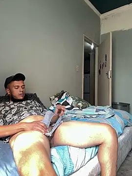 Snapshot of Smallboybigworld chatting on January 15, 2026, 8:08 am Smallboybigworld online show from January 15, 2026, 8:08 am