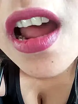 Queen Kushi4 online show from March 1, 2026, 10:39 am