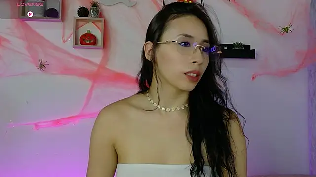 Snapshot of manumontoya_ chatting on October 24, 2025, 3:30 pm manumontoya  online show from October 24, 2025, 3:30 pm