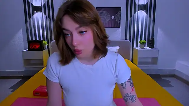 Emily Tylerr online show from February 19, 2026, 1:01 am