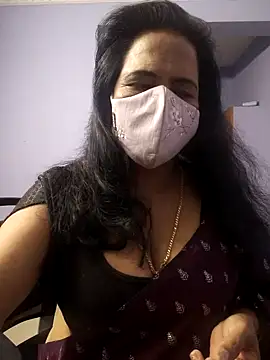 mallu-lover online show from November 18, 2025, 12:09 pm