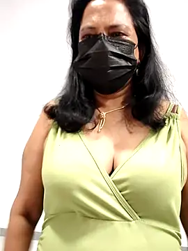 mallu-lover online show from April 25, 2026, 2:25 am